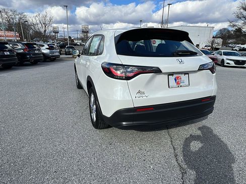 Certified 2025 Honda HR-V LX image 6