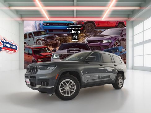 New 2025 Jeep Grand Cherokee L Laredo image 1
