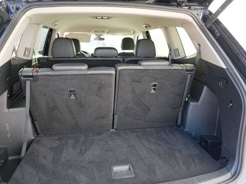 Used 2025 Volkswagen Atlas SE image 28