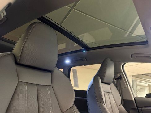 New 2025 Audi Q6 e-tron Premium Plus image 16