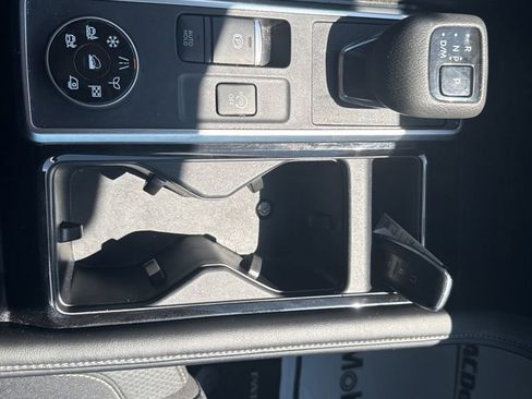 Used 2024 Nissan Pathfinder SV AWD/4WD image 21