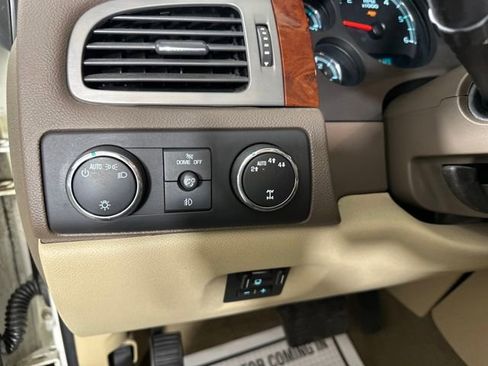 Used 2013 Chevrolet Silverado 1500 LTZ w/ LTZ White Diamond Edition image 23