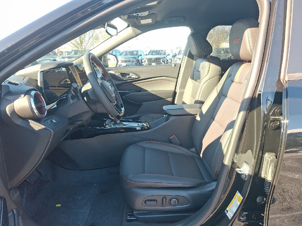 Used 2026 Chevrolet Trax RS w/ Driver Confidence Package FWD image 6