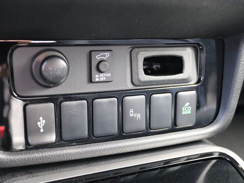 Used 2021 Mitsubishi Outlander LE AWD/4WD image 14