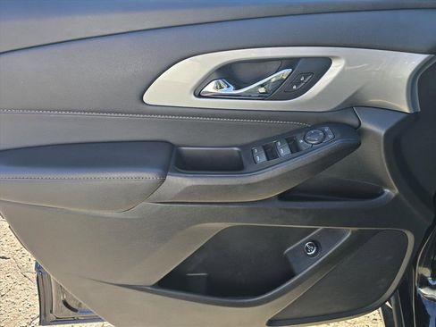 Used 2022 Chevrolet Traverse LT image 9