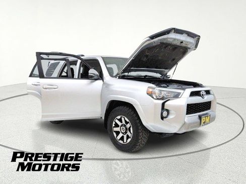 Used 2019 Toyota 4Runner TRD Off-Road Premium AWD/4WD image 11