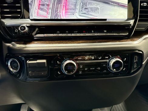 Certified 2025 GMC Sierra 1500 Elevation AWD/4WD image 18