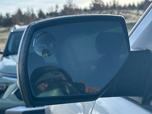 Used 2018 Chevrolet Silverado 1500 LT w/ LT Eassist Package image 7