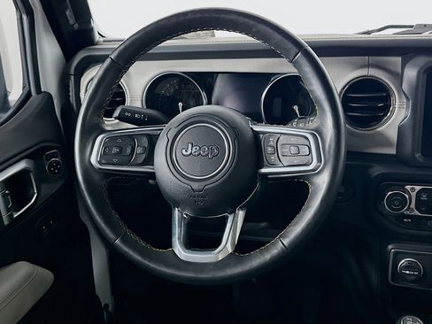 Used 2023 Jeep Wrangler Unlimited Sahara image 18