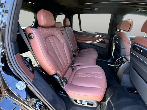 Used 2026 BMW X7 xDrive40i AWD/4WD image 19