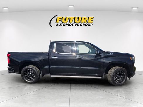 Used 2019 Chevrolet Silverado 1500 High Country w/ High Country Premium Package AWD/4WD image 3
