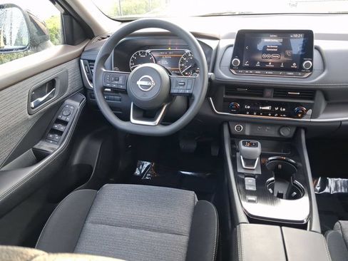 Certified 2023 Nissan Rogue SV FWD image 10