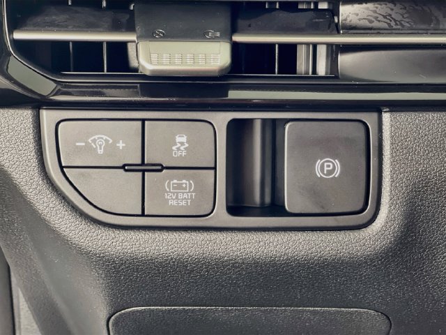 Used 2026 Kia Sportage LX FWD image 11