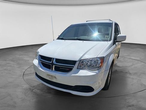 Used 2016 Dodge Grand Caravan SXT FWD image 11