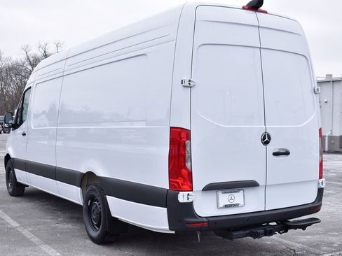 Used 2025 Mercedes-Benz Sprinter 2500 image 3