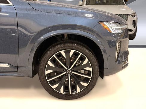 New 2026 Volvo XC90 B6 Plus w/ Protection Package Premier AWD/4WD image 12
