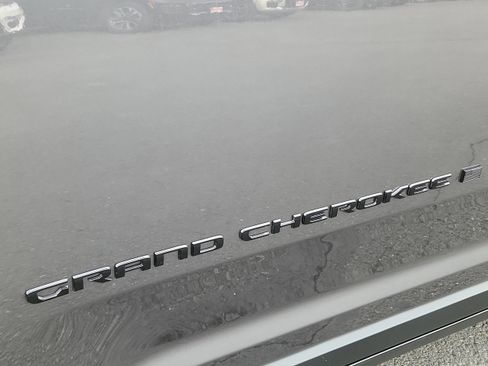 Used 2025 Jeep Grand Cherokee L Altitude image 6