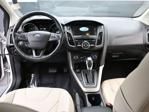 Used 2018 Ford Focus Titanium image 12