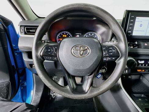 Used 2019 Toyota RAV4 LE FWD image 17