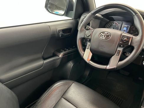 Used 2023 Toyota Tacoma TRD Sport w/ TRD Premium Sport Package AWD/4WD image 12