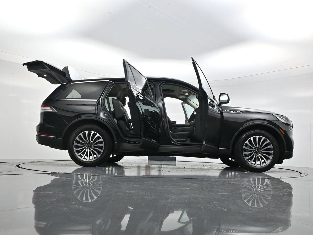 Used 2022 Lincoln Aviator AWD w/ Premium Package image 58