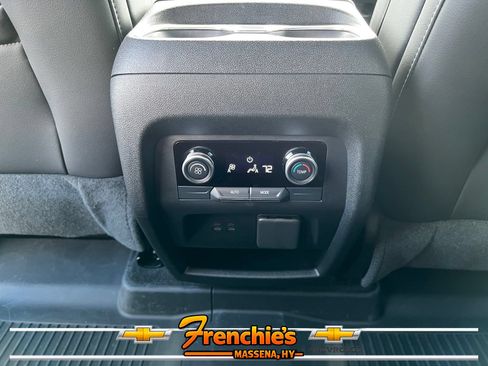 Used 2025 Buick Enclave Sport Touring w/ Power Package AWD/4WD image 11