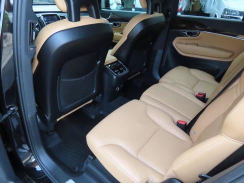 Used 2017 Volvo XC90 T6 Momentum w/ Vision Package AWD/4WD image 13