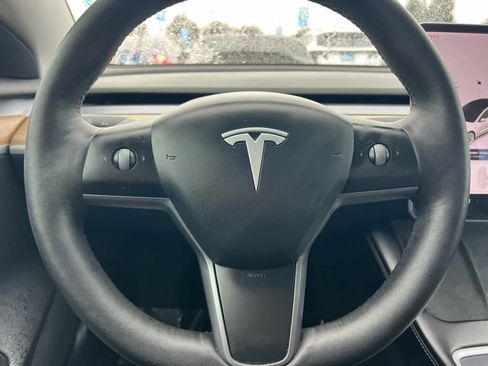 Used 2021 Tesla Model 3 Standard Range Plus image 22