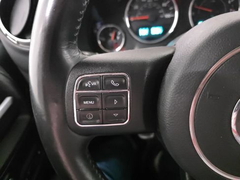 Used 2016 Jeep Wrangler Unlimited Rubicon w/ Connectivity Group AWD/4WD image 14