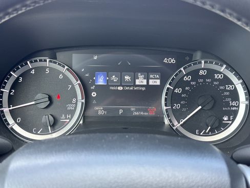 Used 2025 Toyota Highlander LE FWD image 20