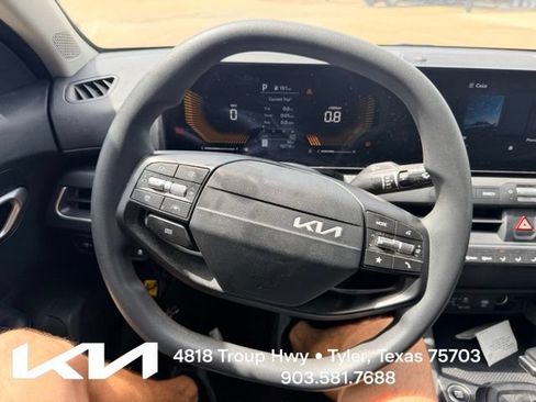 Certified 2025 Kia K4 FWD image 17