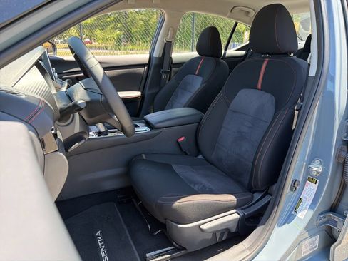 Certified 2025 Nissan Sentra SR w/ Midnight Edition FWD image 18