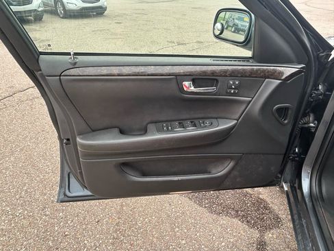 Used 2010 Cadillac DTS Luxury FWD image 14