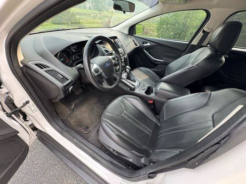 Used 2014 Ford Focus Titanium FWD image 17