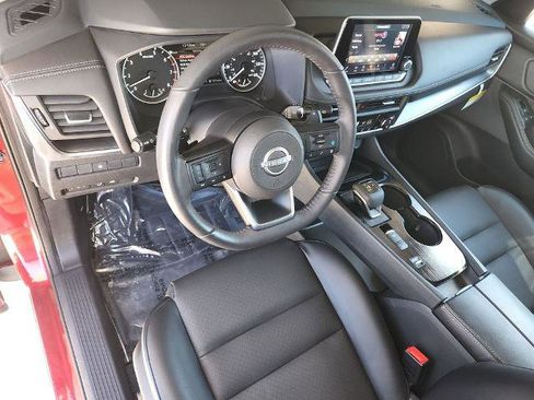 Certified 2024 Nissan Rogue SV w/ SV Premium Package FWD image 11