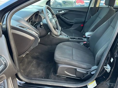 Used 2017 Ford Focus SE image 10