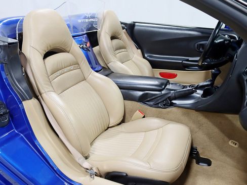 Used 2002 Chevrolet Corvette Convertible w/ Preferred Equipment Group2 image 22