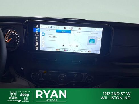 New 2026 Jeep Gladiator Mojave w/ Technology Group AWD/4WD image 24
