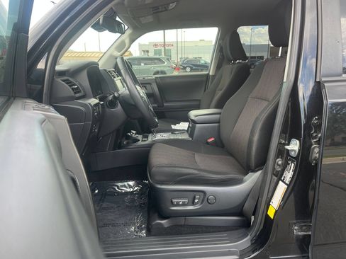 Used 2022 Toyota 4Runner Trail Special Edition AWD/4WD image 11