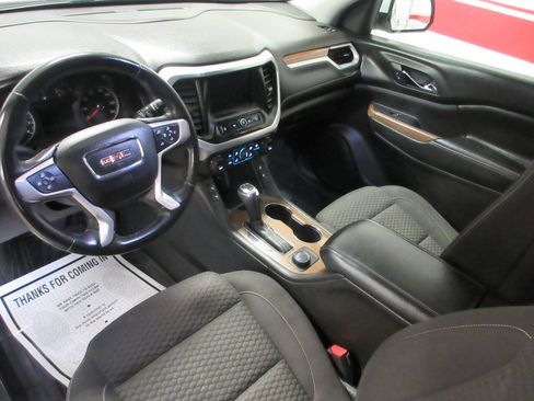 Used 2018 GMC Acadia SLE image 15