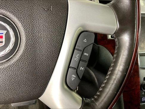 Used 2013 Cadillac Escalade Luxury image 29