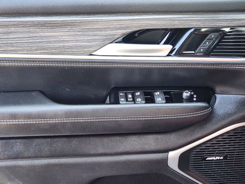 Used 2024 Jeep Wagoneer Series II image 25