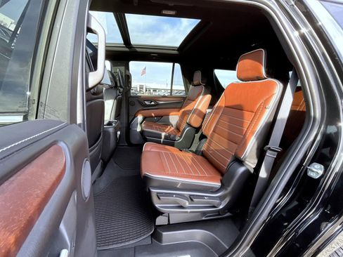 Certified 2024 GMC Yukon Denali Ultimate image 19