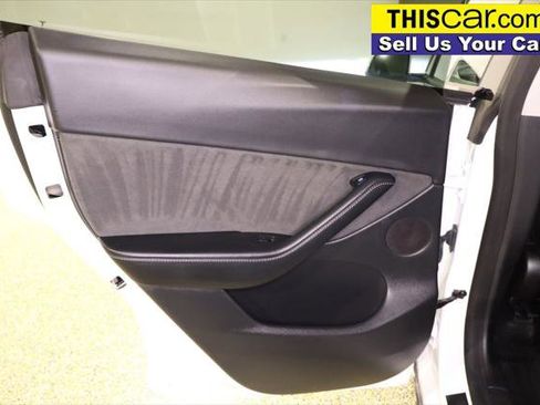 Used 2022 Tesla Model Y Performance AWD/4WD image 32