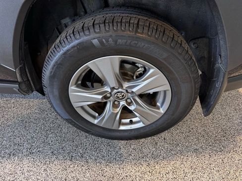 Certified 2024 Toyota RAV4 XLE w/ Convenience Package AWD/4WD image 17