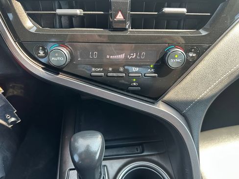 Used 2024 Toyota Camry SE FWD image 17