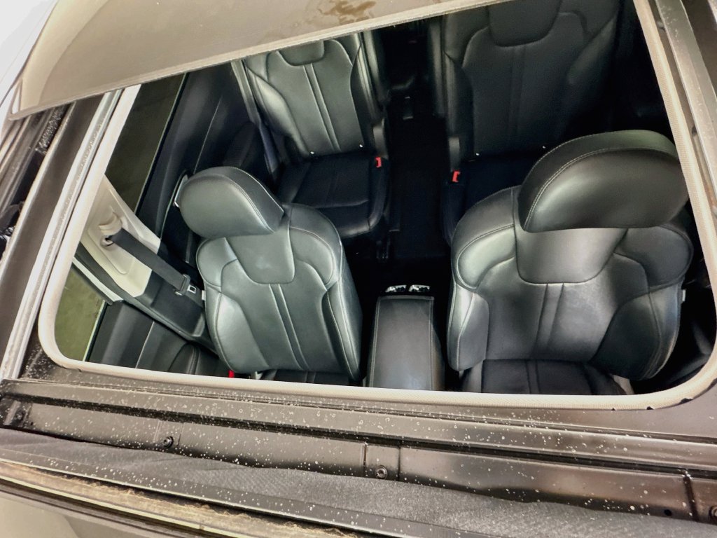 Used 2022 Kia Sorento EX w/ Panoramic Sunroof Package FWD image 26