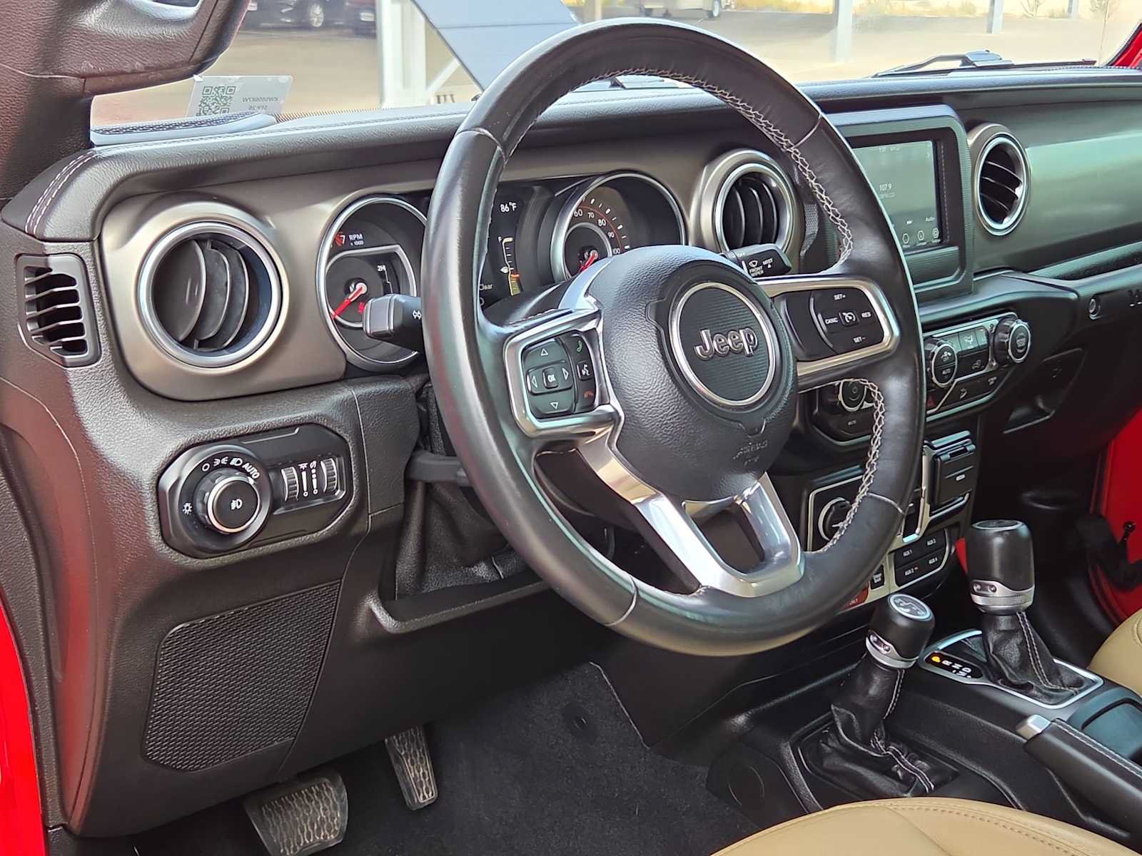 Used 2019 Jeep Wrangler Unlimited Rubicon w/ Dual Top Group AWD/4WD image 10