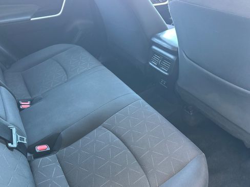 Used 2019 Toyota RAV4 XLE w/ Convenience Package FWD image 29