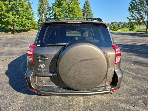 Used 2011 Toyota RAV4 Limited w/ Limited Extra Value Pkg AWD/4WD image 5